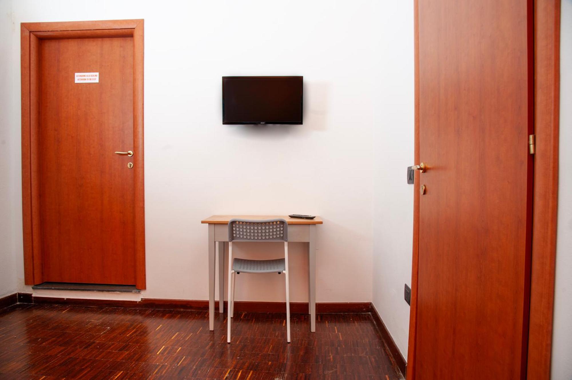 Palazzo Carafa Della Spina Room And Apartment Νάπολη Εξωτερικό φωτογραφία