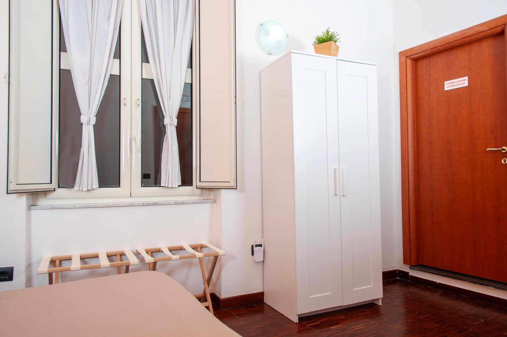 Palazzo Carafa Della Spina Room And Apartment Νάπολη Εξωτερικό φωτογραφία