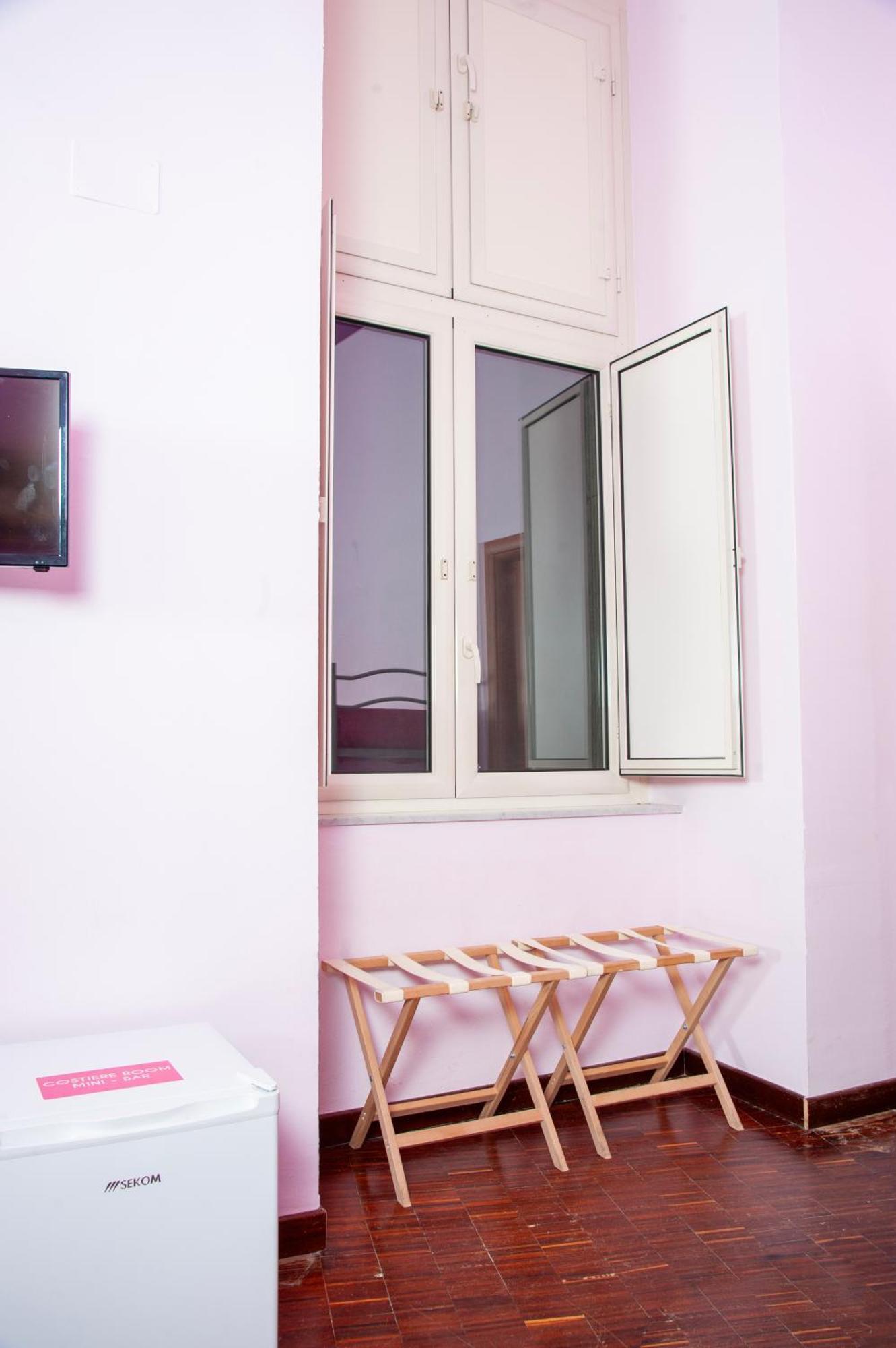 Palazzo Carafa Della Spina Room And Apartment Νάπολη Εξωτερικό φωτογραφία