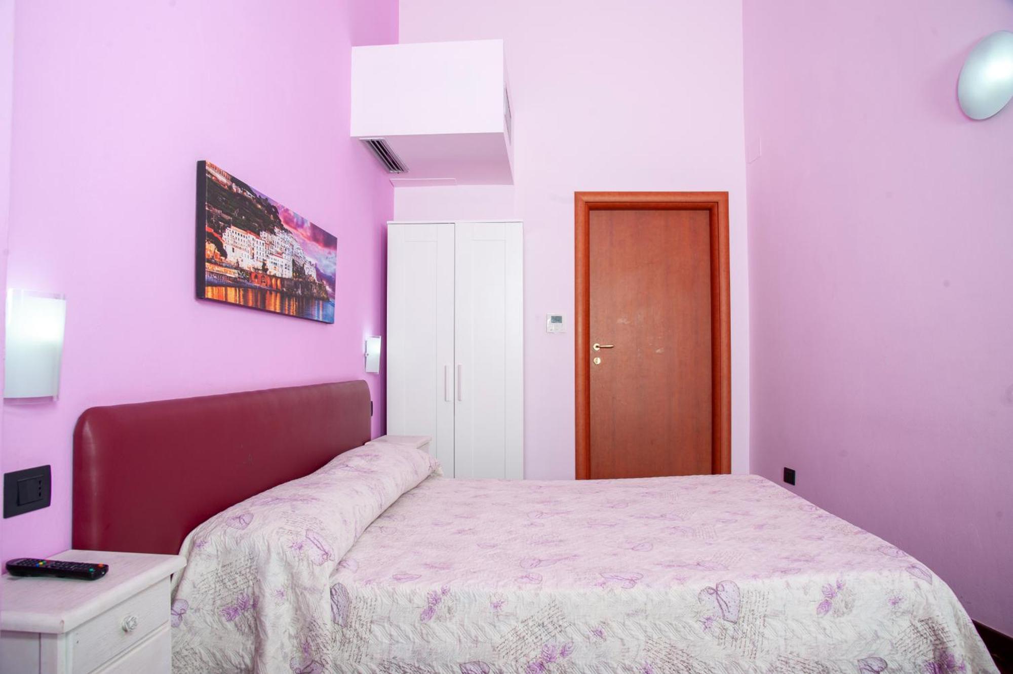 Palazzo Carafa Della Spina Room And Apartment Νάπολη Εξωτερικό φωτογραφία