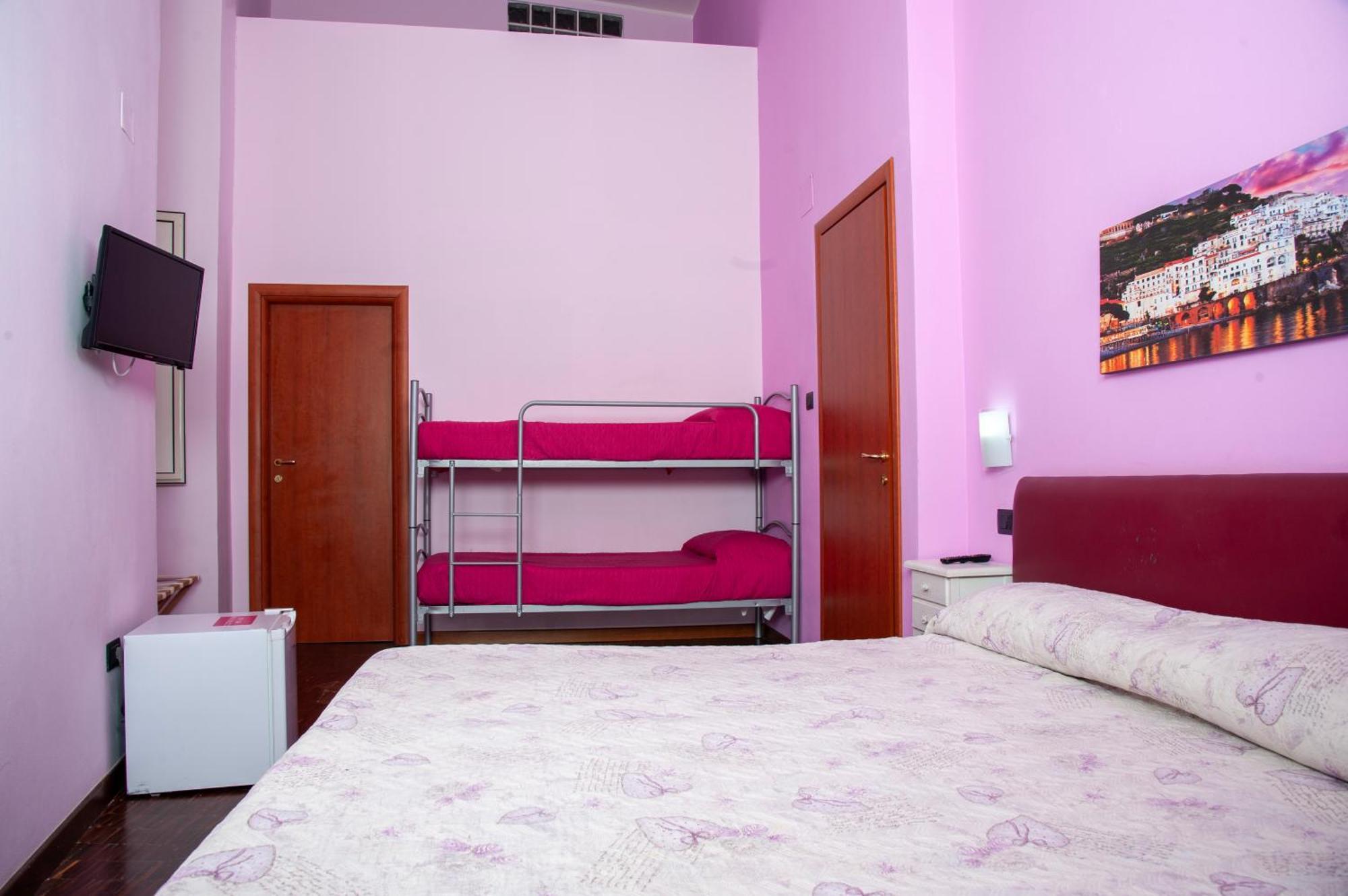 Palazzo Carafa Della Spina Room And Apartment Νάπολη Εξωτερικό φωτογραφία