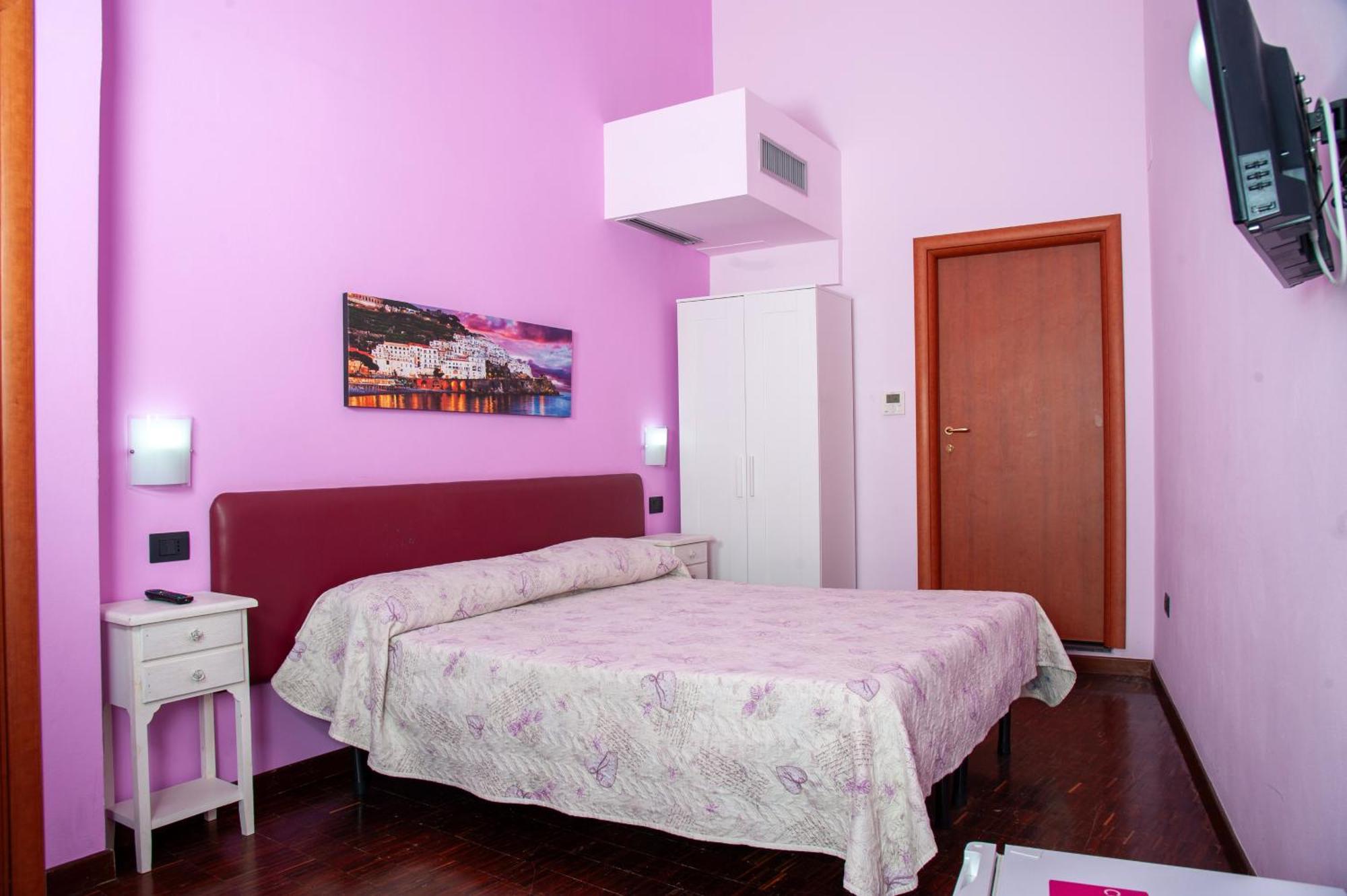 Palazzo Carafa Della Spina Room And Apartment Νάπολη Εξωτερικό φωτογραφία