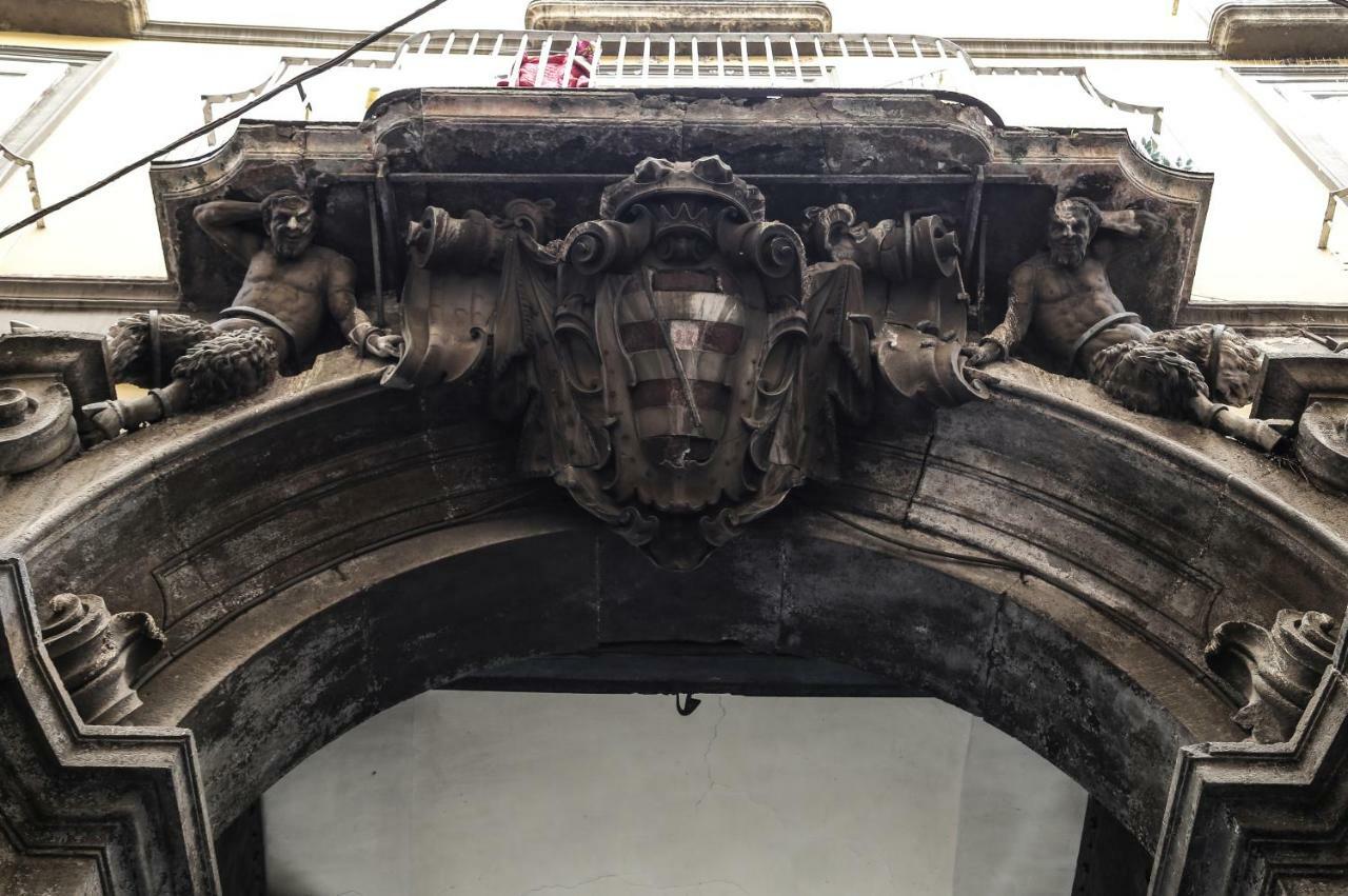 Palazzo Carafa Della Spina Room And Apartment Νάπολη Εξωτερικό φωτογραφία