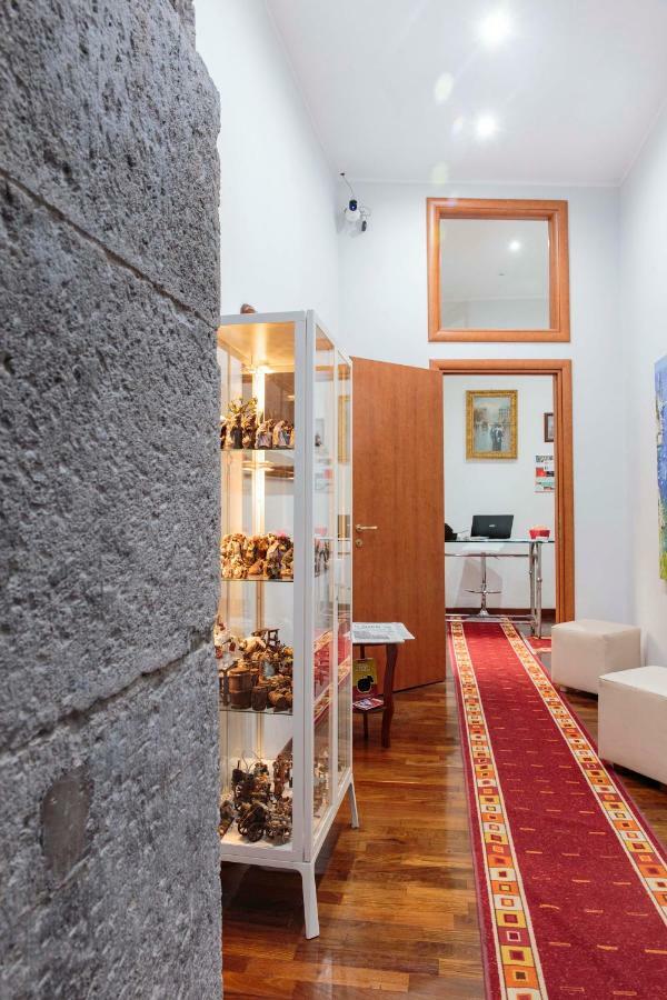 Palazzo Carafa Della Spina Room And Apartment Νάπολη Εξωτερικό φωτογραφία